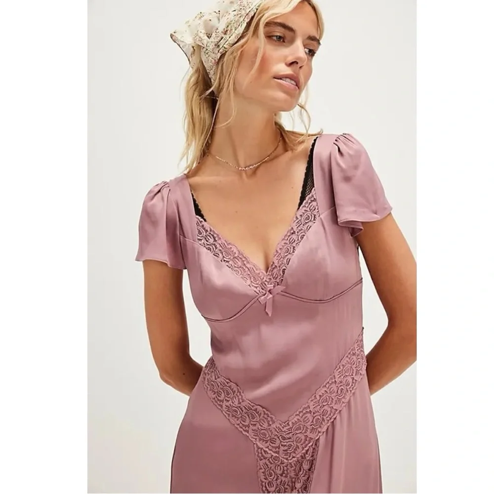 Free People Pink Skies Dainty Silky Lace Midi Dress in Nostalgia Rose Medium - Picture 4 of 11